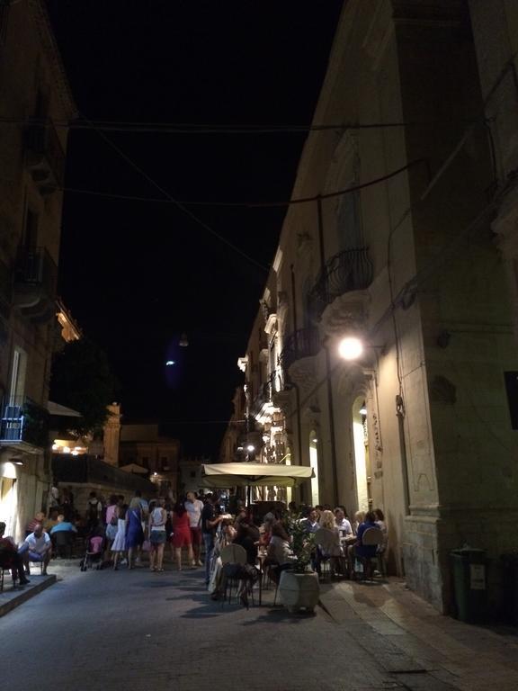 Apartmán Pepe Concetta E La Movida Noto Exteriér fotografie